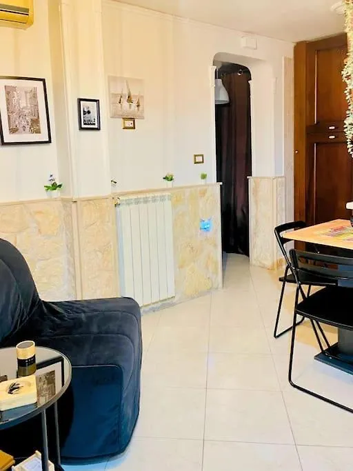 Casa Vacanza Gentileschi - Self Check-In Apartment Naples